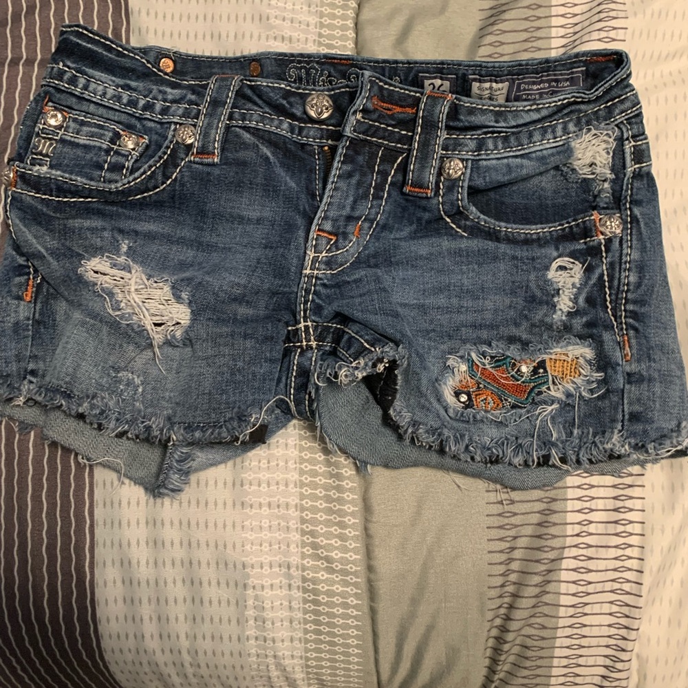Miss me Signature Shorts size 26 NWOT